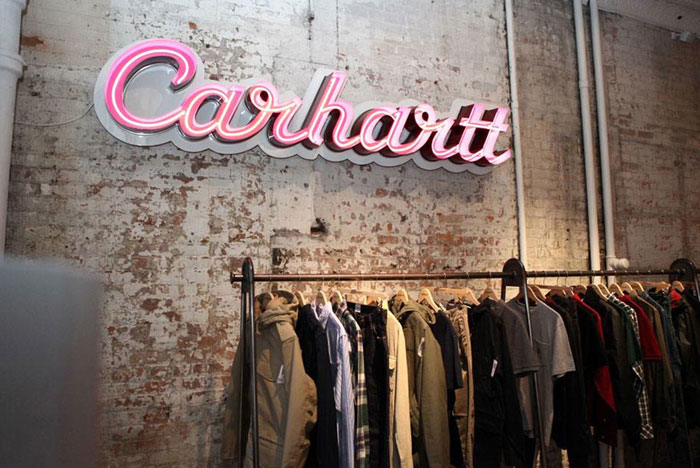 Carhartt, du vêtement de travail à la mode grand public